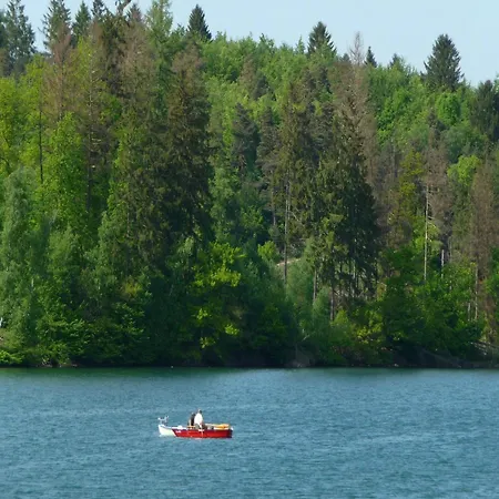 In Sauerland Nahe Winterberg Skifahren *