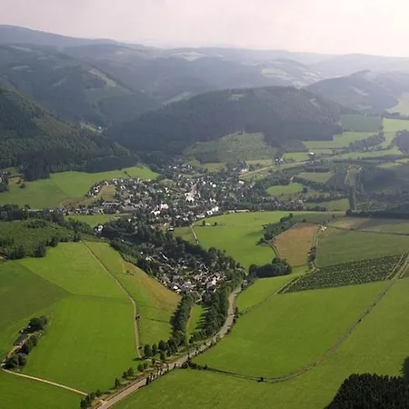 In Sauerland Nahe Winterberg Skifahren